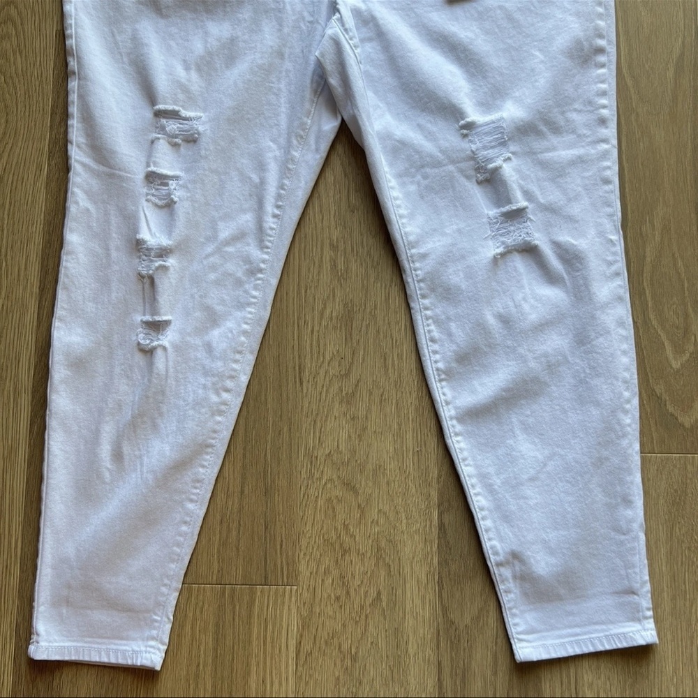 Deja Blue High Rise Distressed Skinny Jeans White Women’s Plus Size 24 - Picture 3 of 15